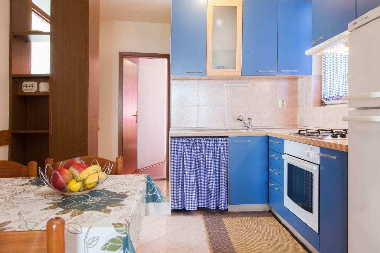 Apartmani Ivica Krzanic Podgora Exterior photo