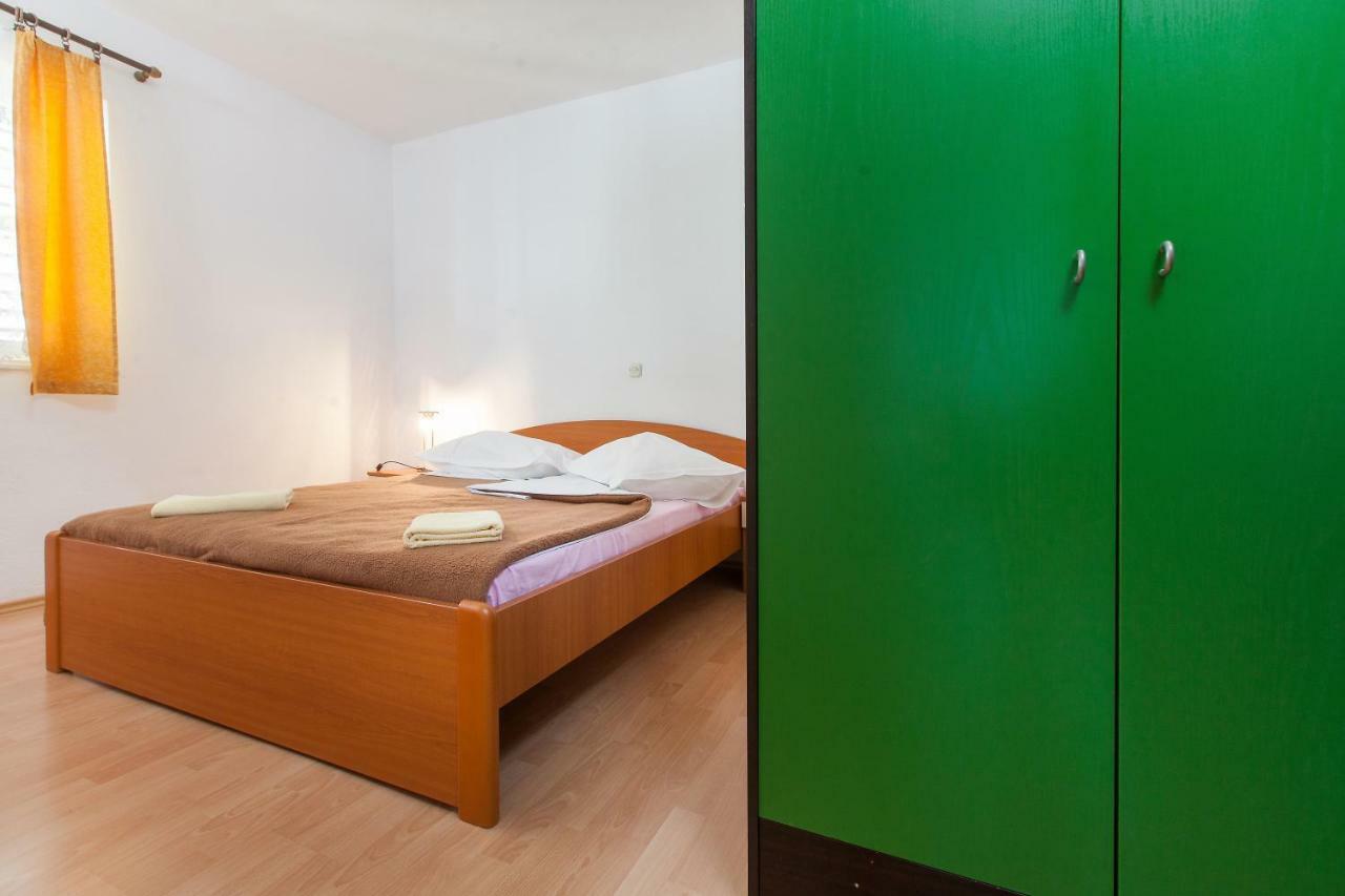 Apartmani Ivica Krzanic Podgora Exterior photo